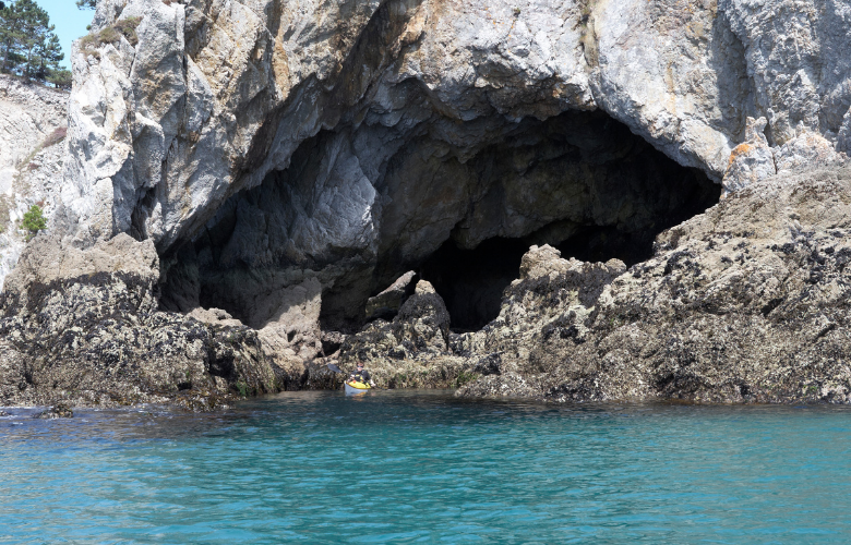 Voyage sur la presqu'île du Crozon en camping-car/grottes marines